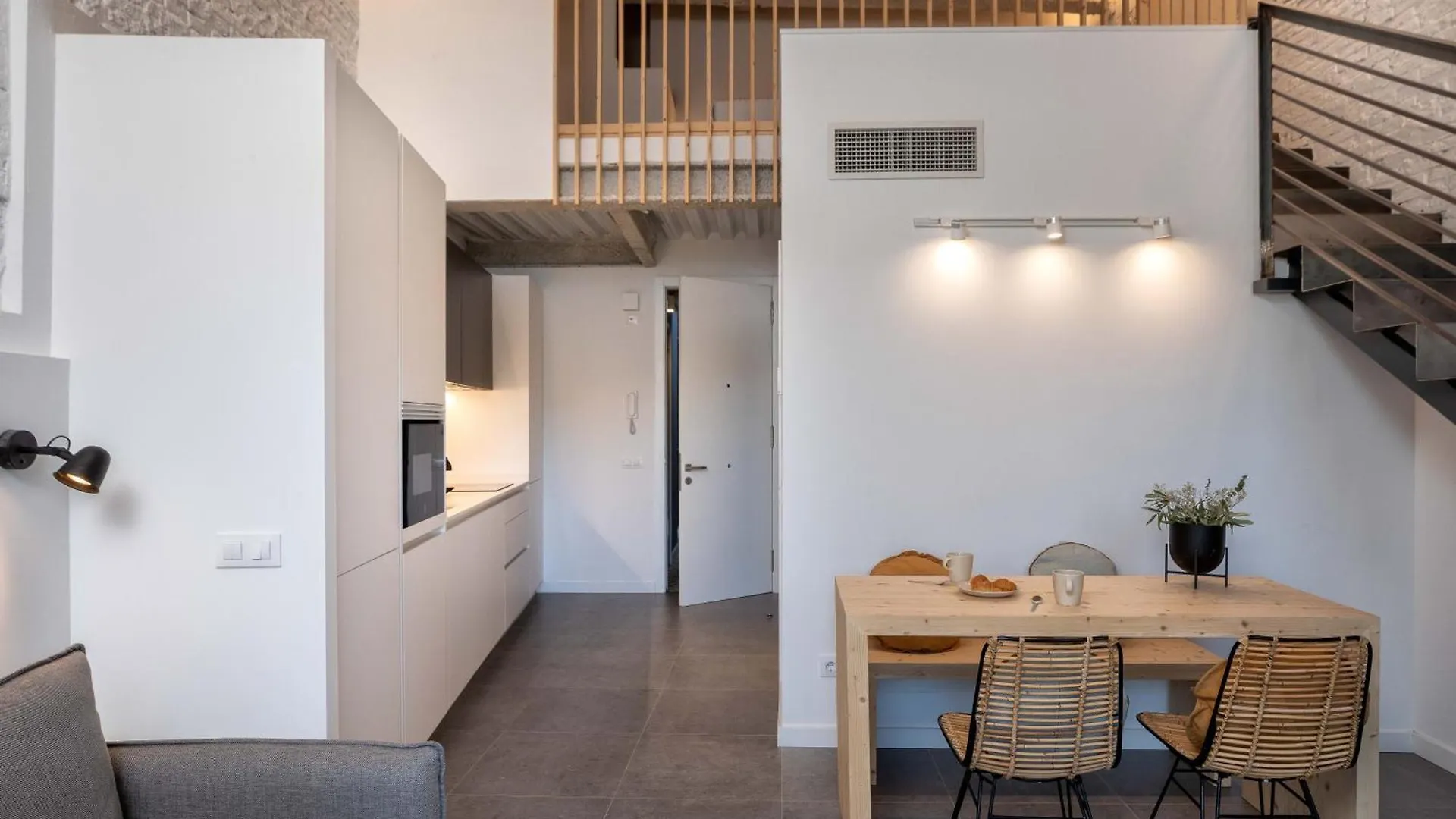 Flateli Barca 11 Apartment Girona