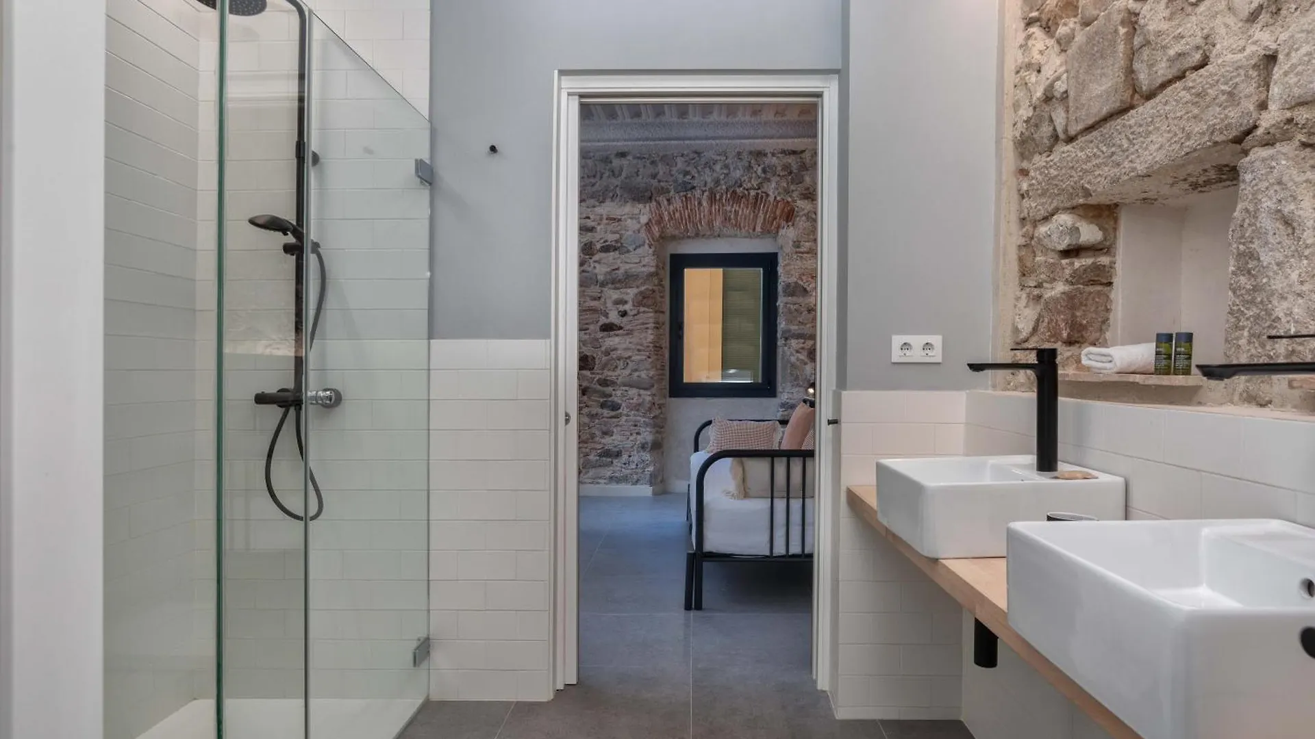 Flateli Barca 11 Apartment Girona